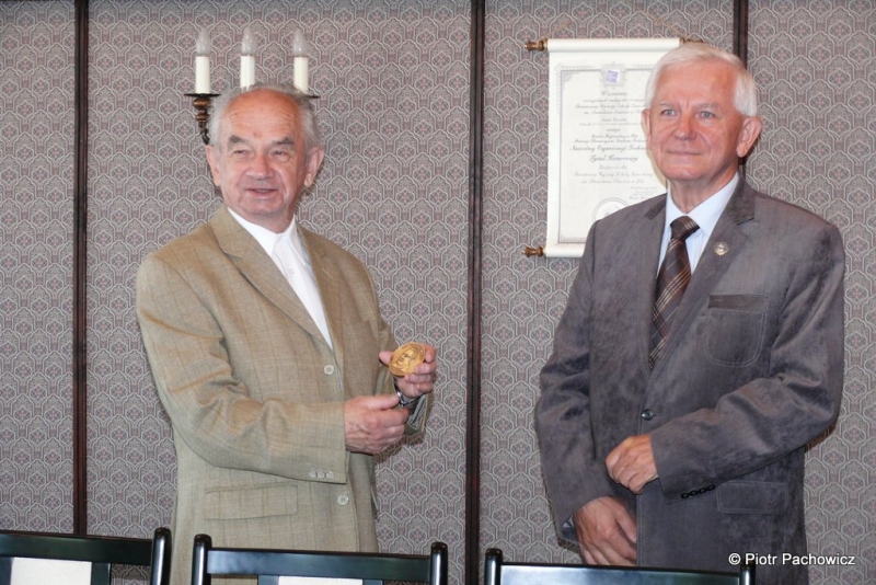 P1290380